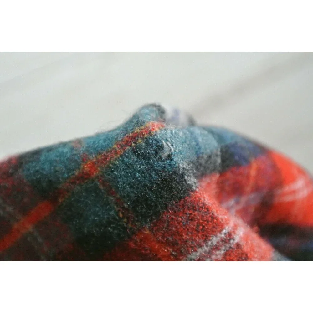 PENDLETON Blue Red Gray Green 100% PURE WOOL Plaid Scarf Men Womens Tassel